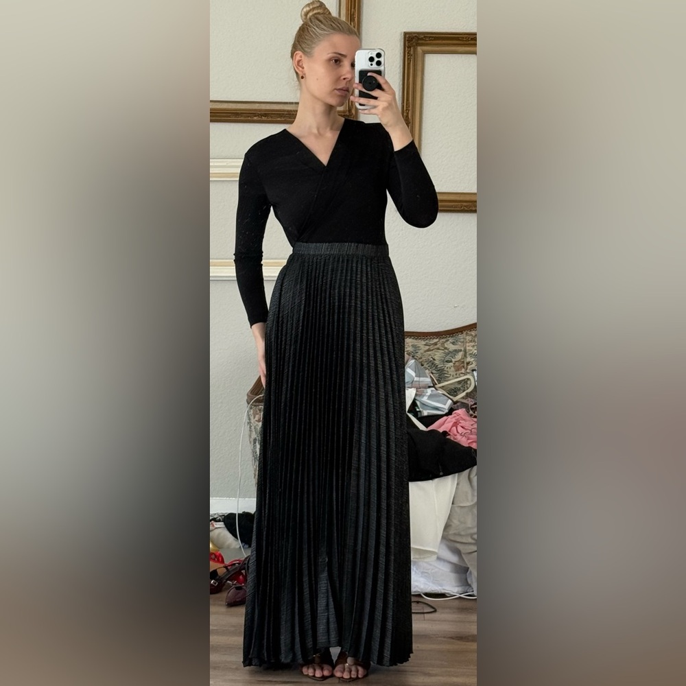 LuLaRoe (Watch video. Gorgeous) Black Pleated Maxi Dress M